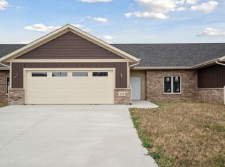 164 Mulberry Dr SE, Cascade, IA 52033