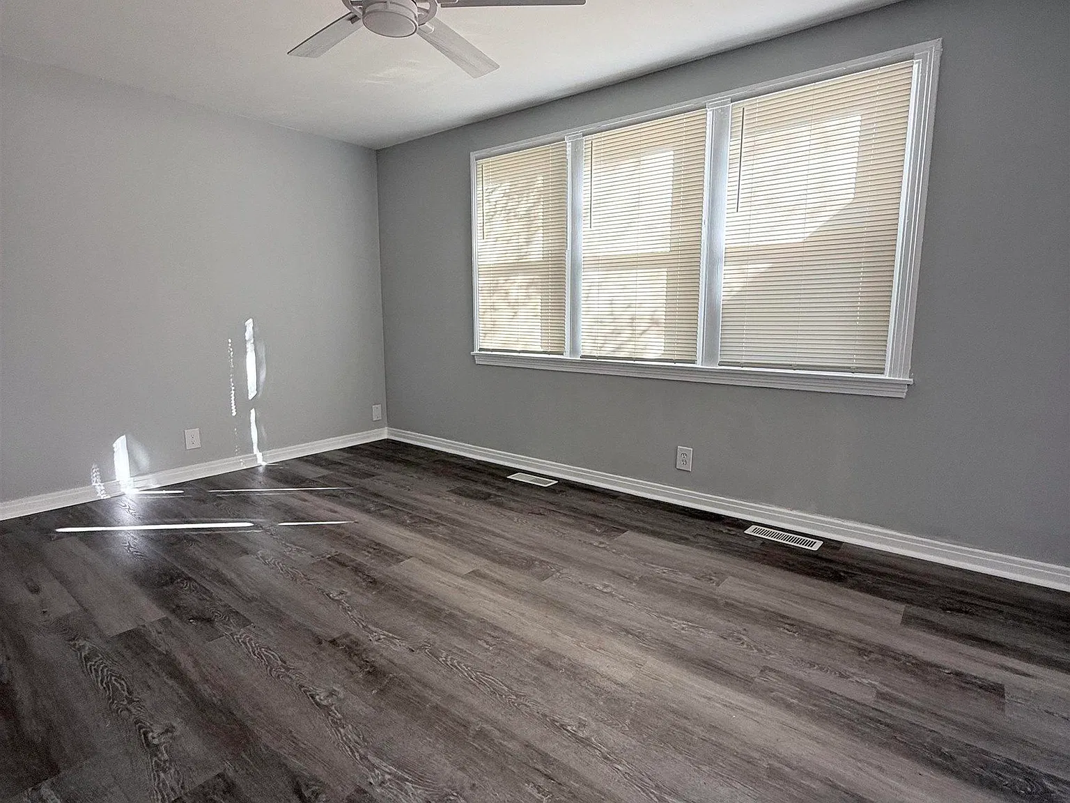 3 bed, 1.0 bath, 1118 sqft, $1,350 — Photo 4