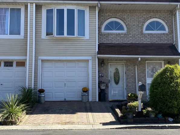 52 Eleanor Pl, Staten Island, NY 10303