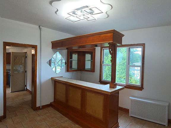 5th image of 637 E Grant St