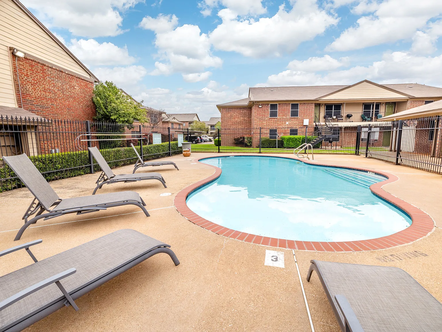 Ambassador Apartments — Photo 4
