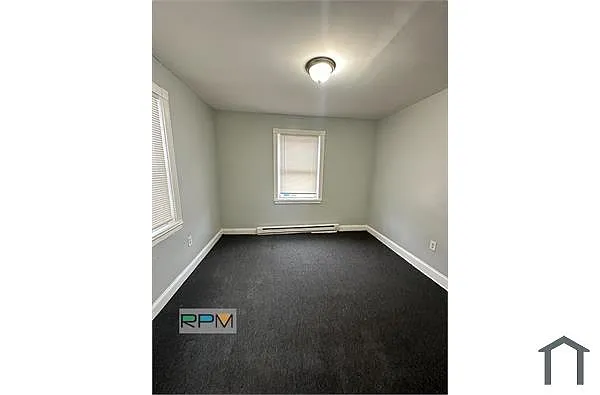 Building Photo - 826 Stoll St