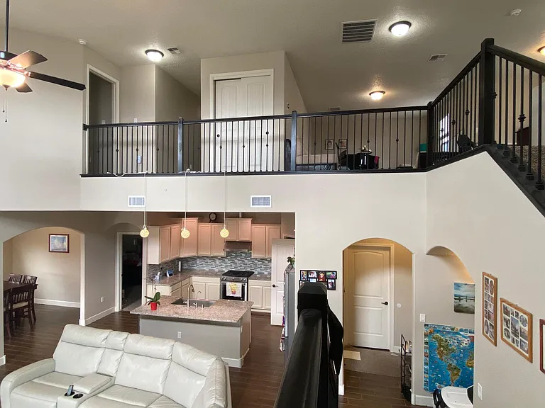8701 Desert Finch Ln NE — Photo 9
