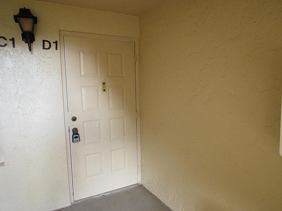 3rd image of 814 Sky Pine Way #D1