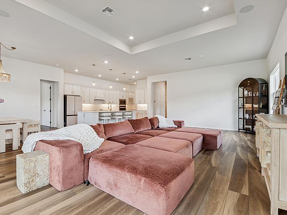 3rd image of 4131 Sunset Preserve Blvd