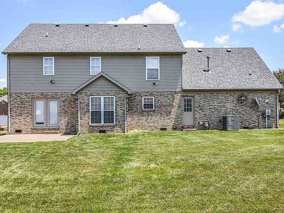2nd image of 2711 Lakebrook Dr