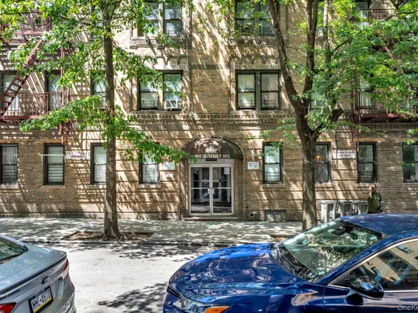 1015 Summit Avenue #1D, Bronx, NY 10452