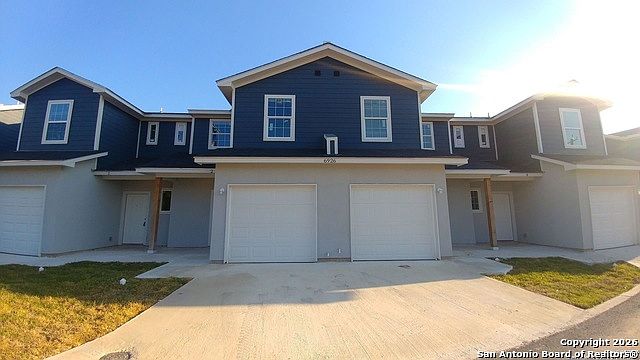 1st image of 6926 Crestway Rd #3