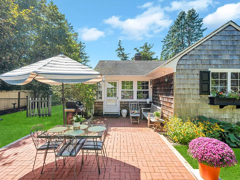 306 Montauk Hwy — Photo 2