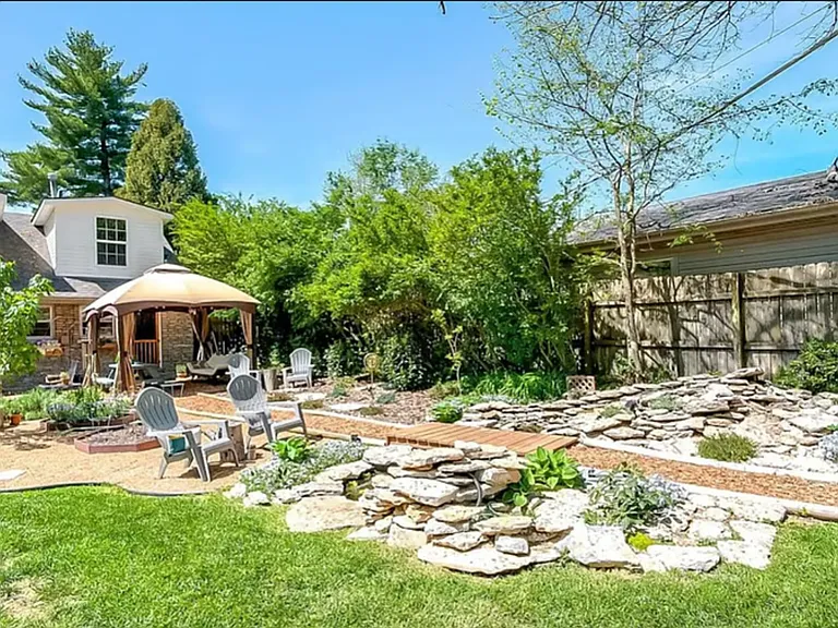 283 Winn Way — Photo 10