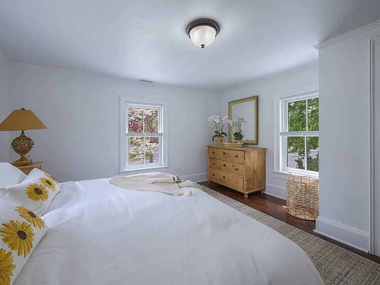 364B Main St — Photo 11