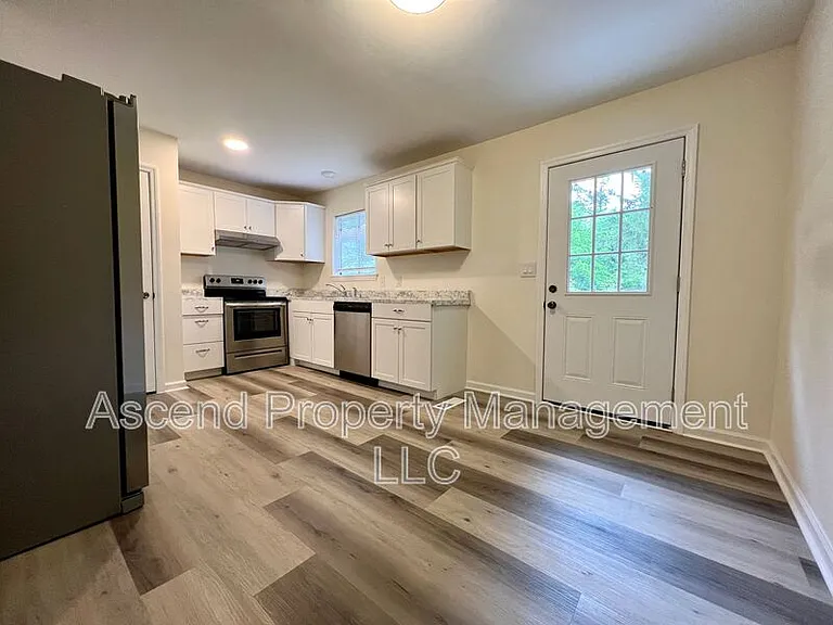 903 Valerie Ln — Photo 11