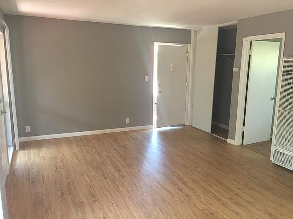 5th image of 616 Morse Ave