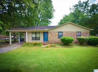 1004 Rhodes St NW, Hartselle, AL 35640