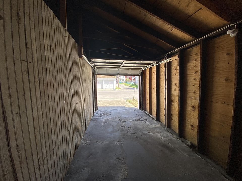 2nd image of 832 E Prospect St #3
