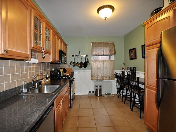 3rd image of 11811 84th Ave APT 211