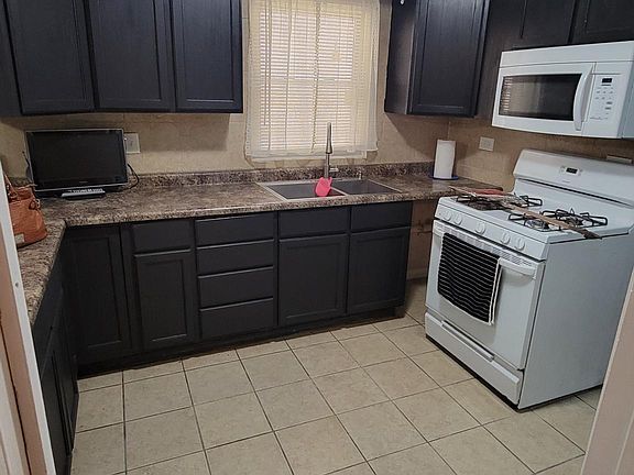 2nd image of 6428 W Gunnison St #1