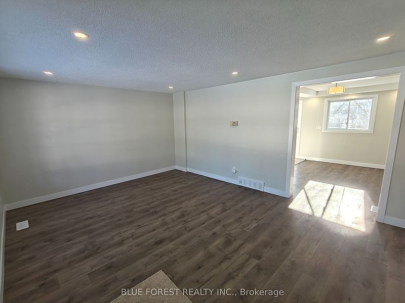 London House for rent - 3 Bedrooms — photo 4