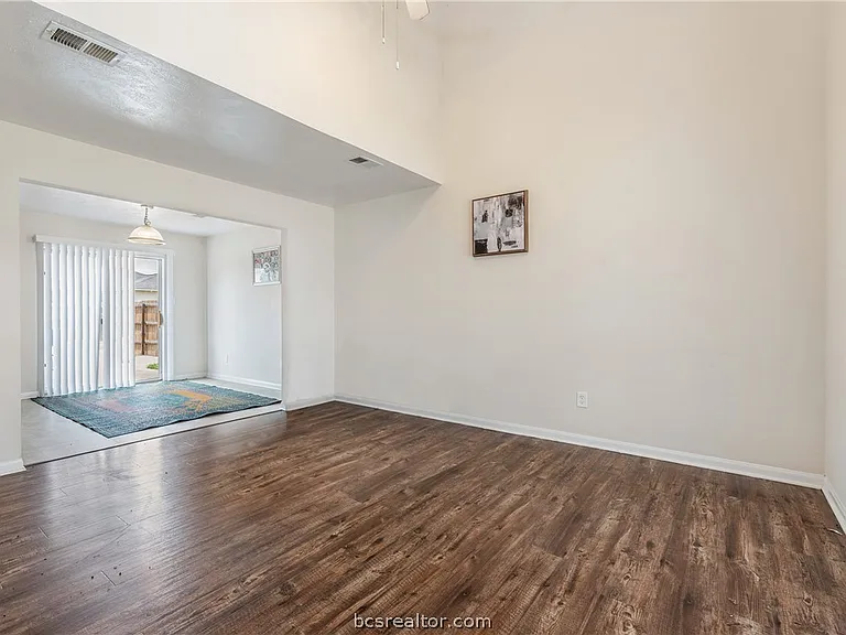 2435 Pintail Loop — Photo 3