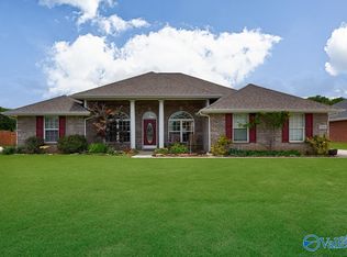7006 Lynnfield Dr SE, Owens Cross Roads, AL 35763