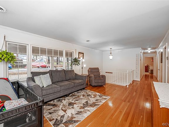 4th image of 15060 Horseshoe Bend Dr