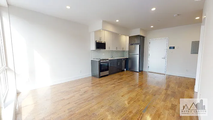 Rented by Metro Garden Realty NYC | media 27