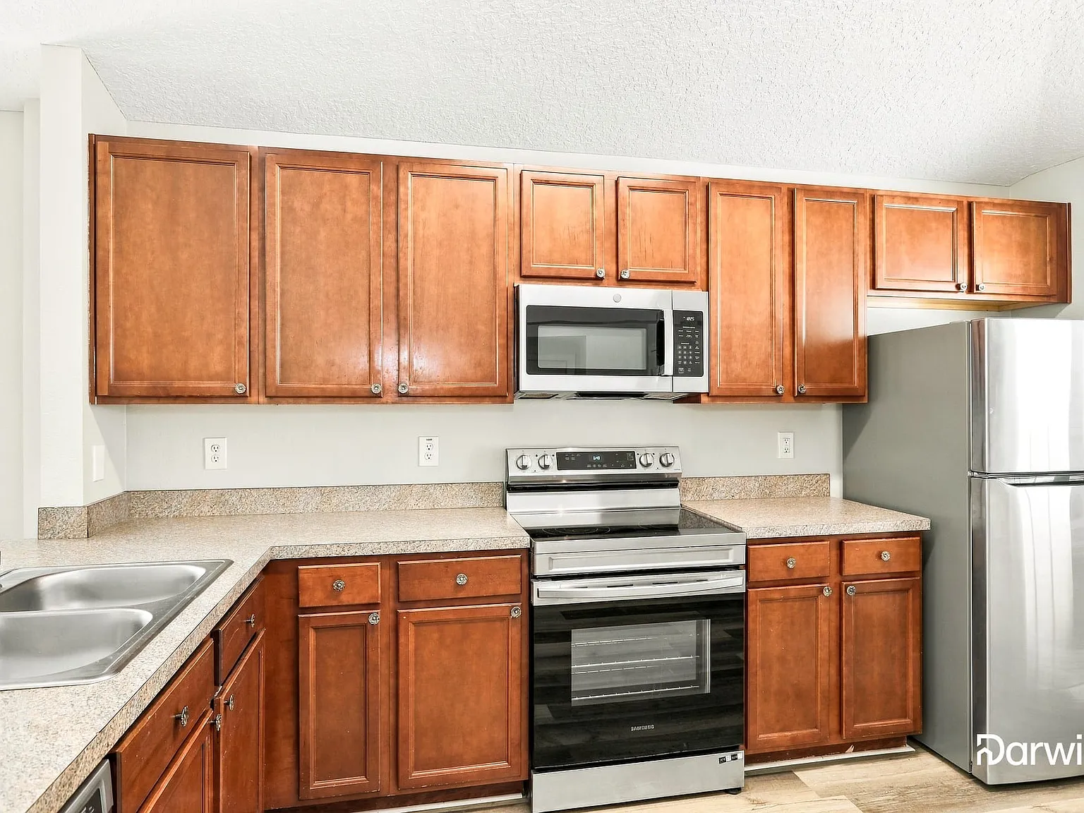 3 bed, 2.0 bath, 1495 sqft, $1,830 — Photo 3
