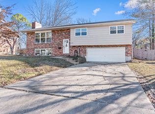 210 W Briarwood Ln, Columbia, MO 65203