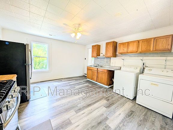 2nd image of 421 Banfil St