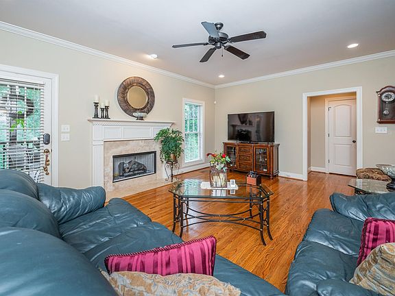 2nd image of 7504 Surrey Ln