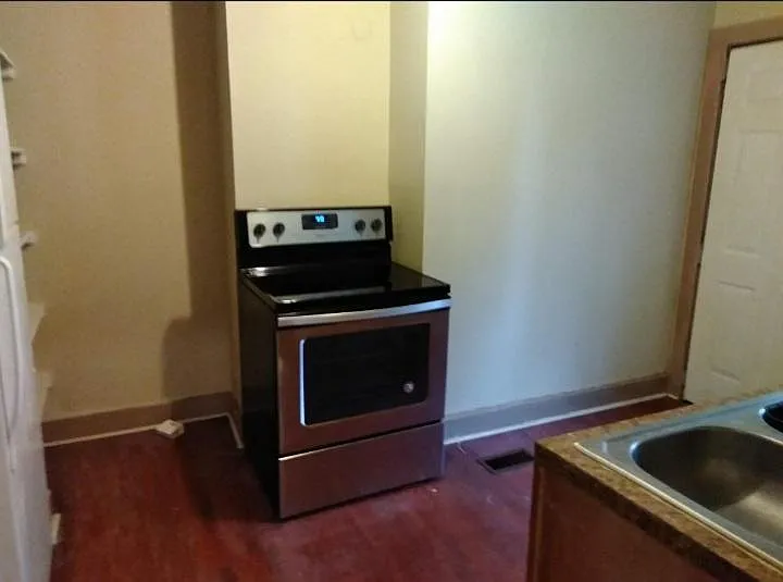 2422 Meharry Blvd — Photo 5