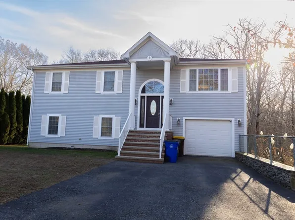 793 Montgomery St, Fall River, MA 02720
