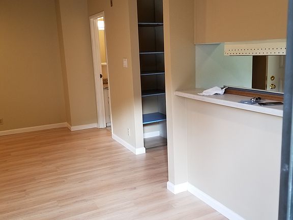 5th image of 1210 Geraldine Way #202