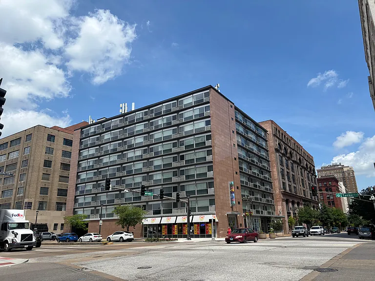 Downtowner Apartments — Photo 14