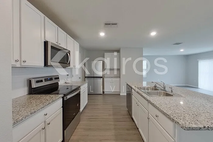 8708 SW 43rd Ter — Photo 7