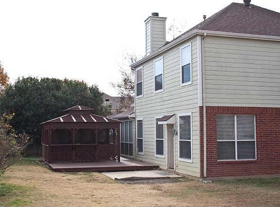 2nd image of 701 Oakley Dr