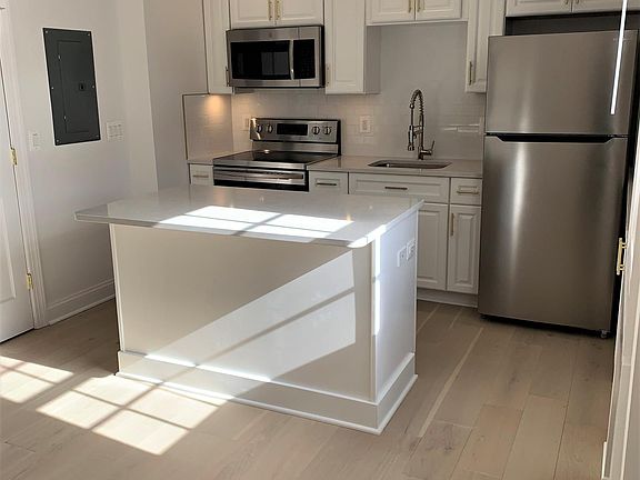 2nd image of 152 Main St #302