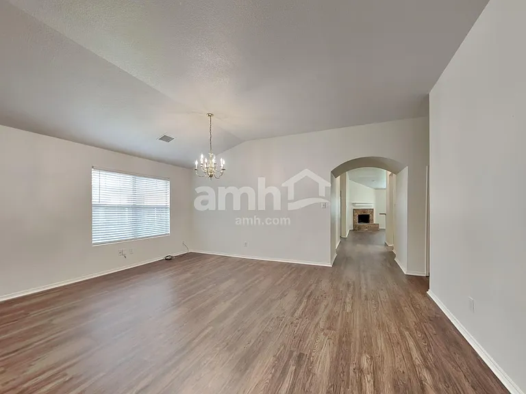 1207 Fox Glen Trl — Photo 10