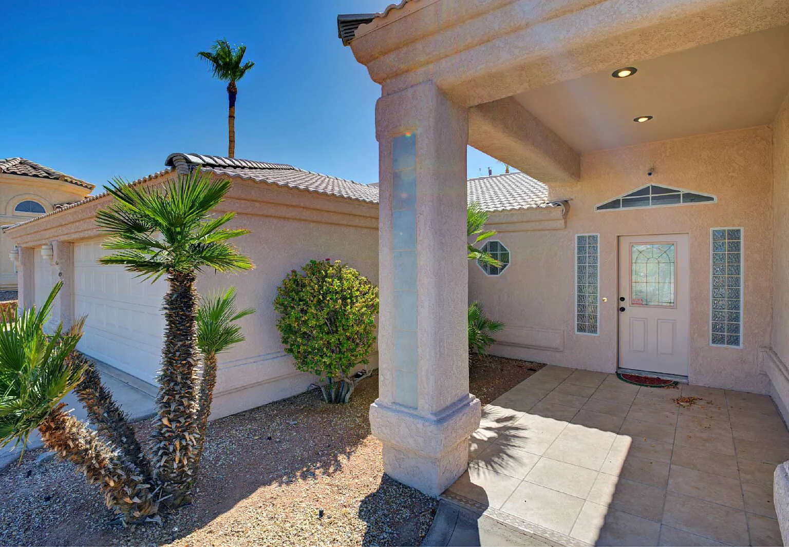 3 bed, 2.0 bath, 2154 sqft, $2,500 — Photo 2
