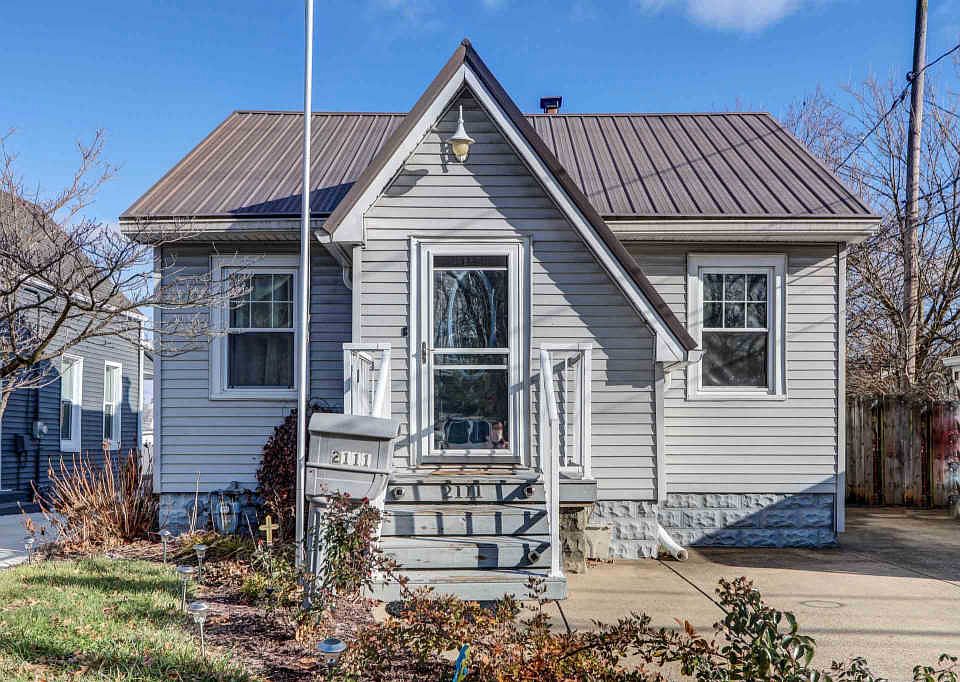 1st image of 2111 N Heidelbach Ave