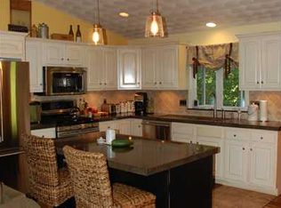 965 Wallum Lake Rd, Pascoag, RI 02859