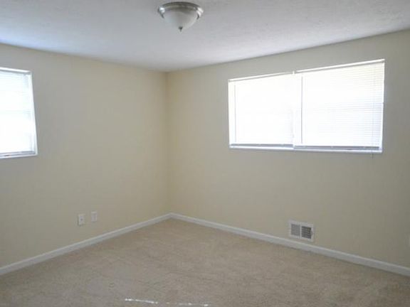 5th image of 5915 N Bear Dr
