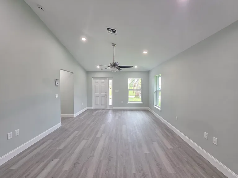 5108 SE 42nd St — Photo 4