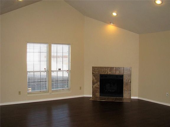 5th image of 3201 Wykes Dr #3201