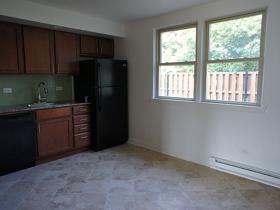 4th image of 7630 1/2 N Milwaukee Ave APT 1B