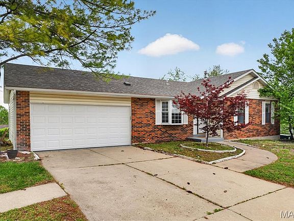 3rd image of 1068 Apricot Dr