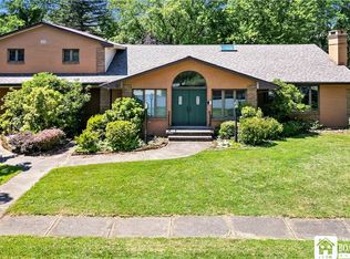 15 Reese Pkwy, Fredonia, NY 14063