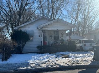 1323 E Cantrell St, Decatur, IL 62521