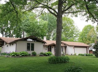 10S076 Alago Rd, Naperville, IL 60564