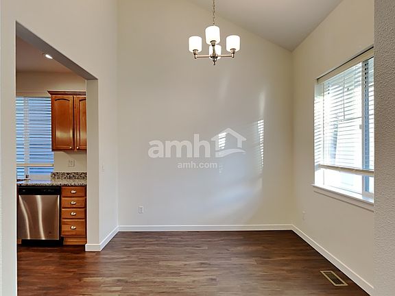 5th image of 1607 182nd St E